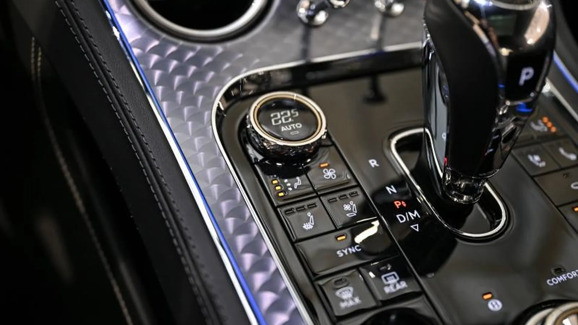 Bentley Continental GT — photo 36