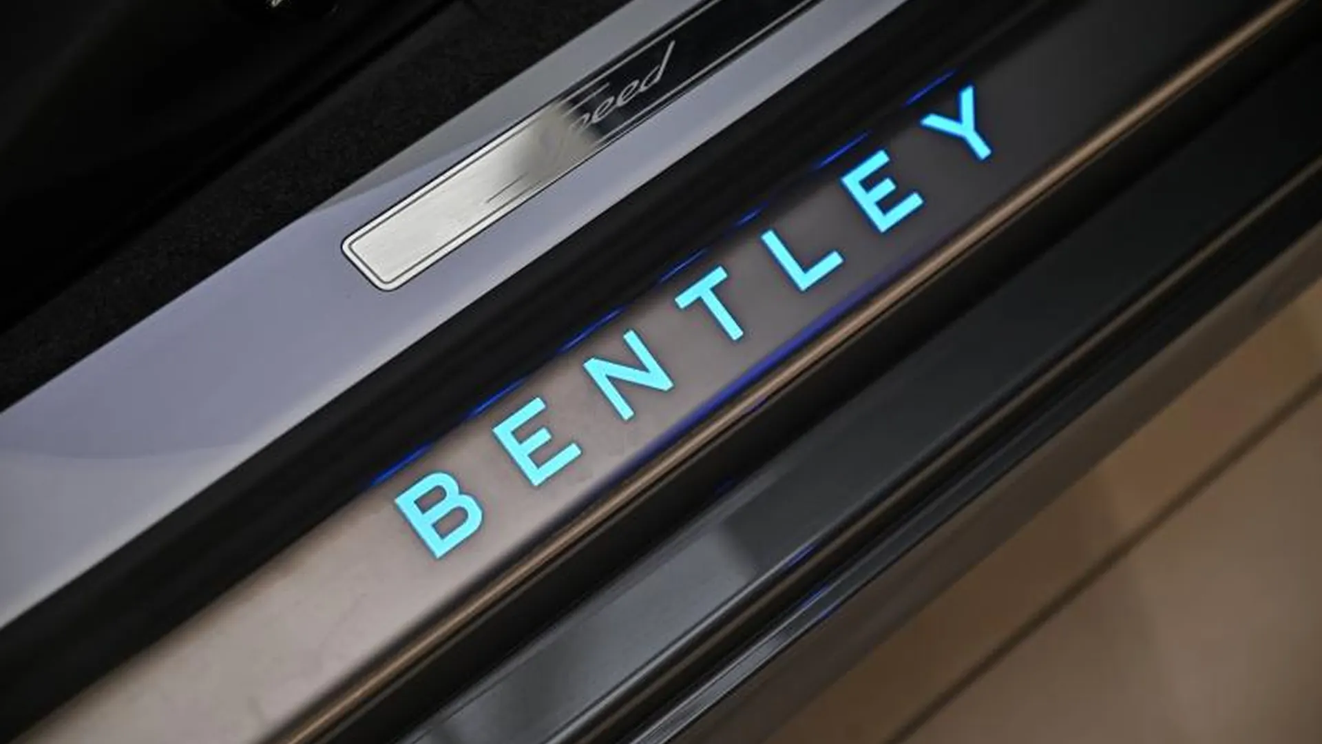 Bentley Continental GT — photo 23