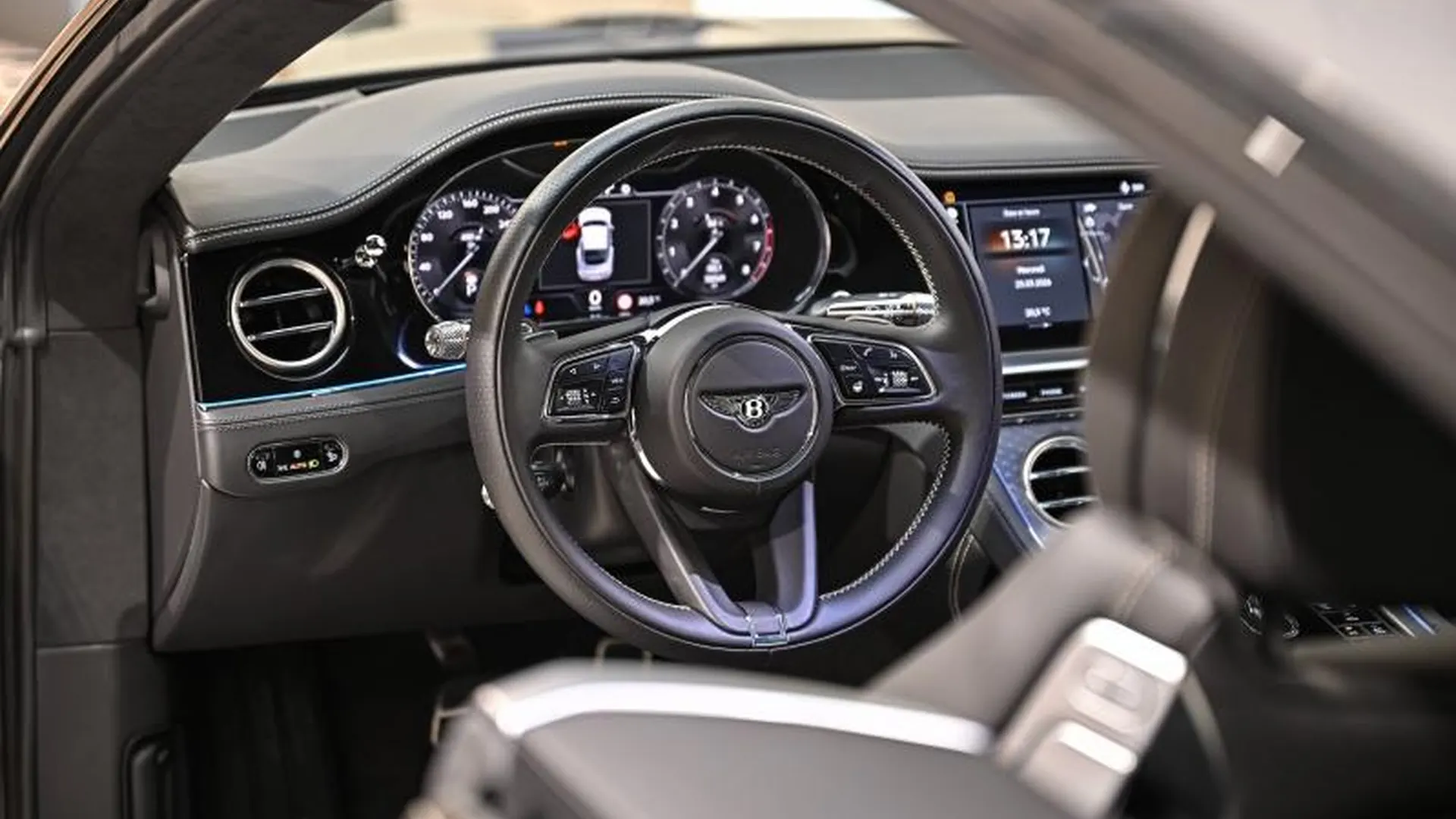 Bentley Continental GT — photo 14