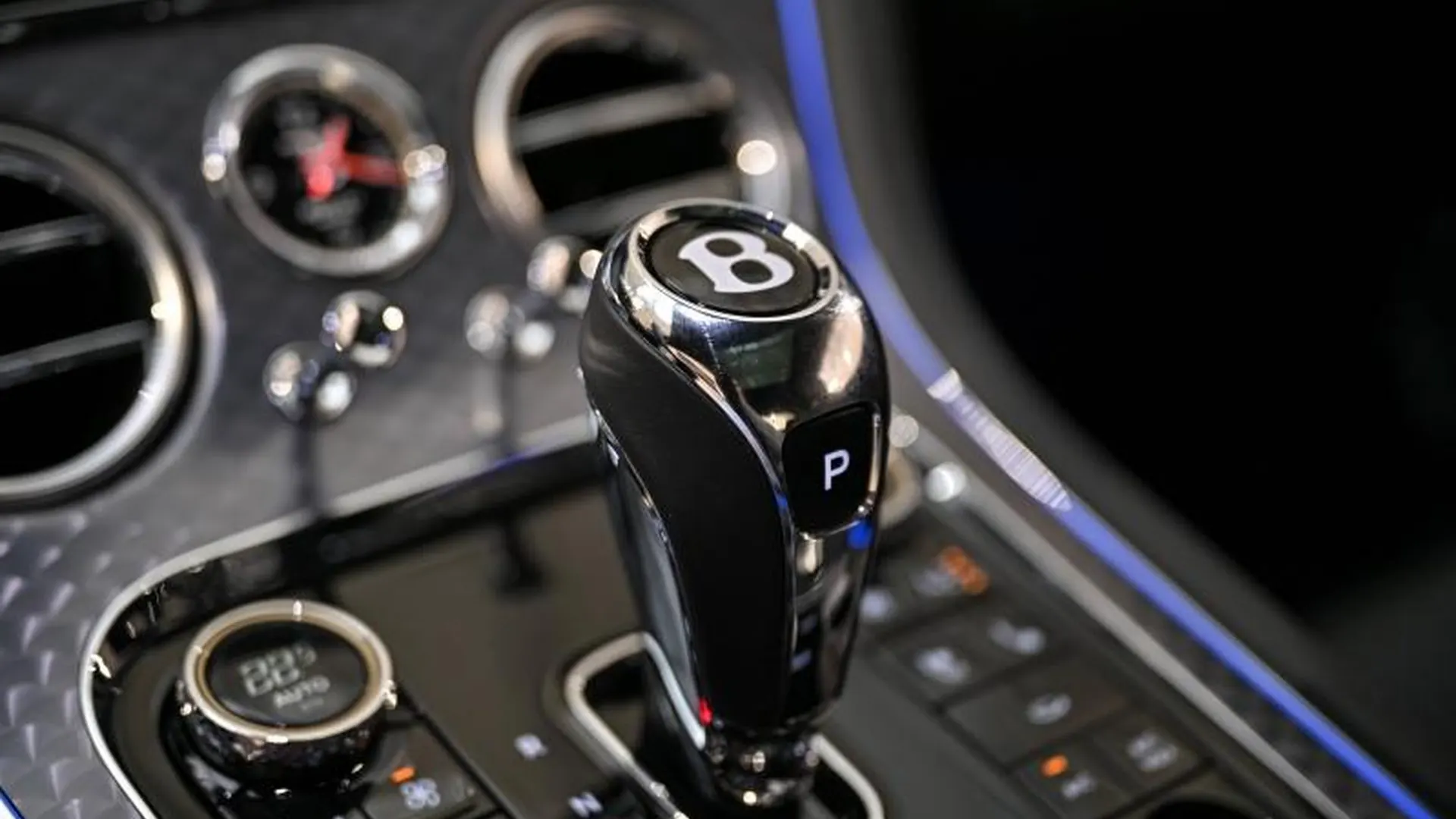 Bentley Continental GT — photo 32