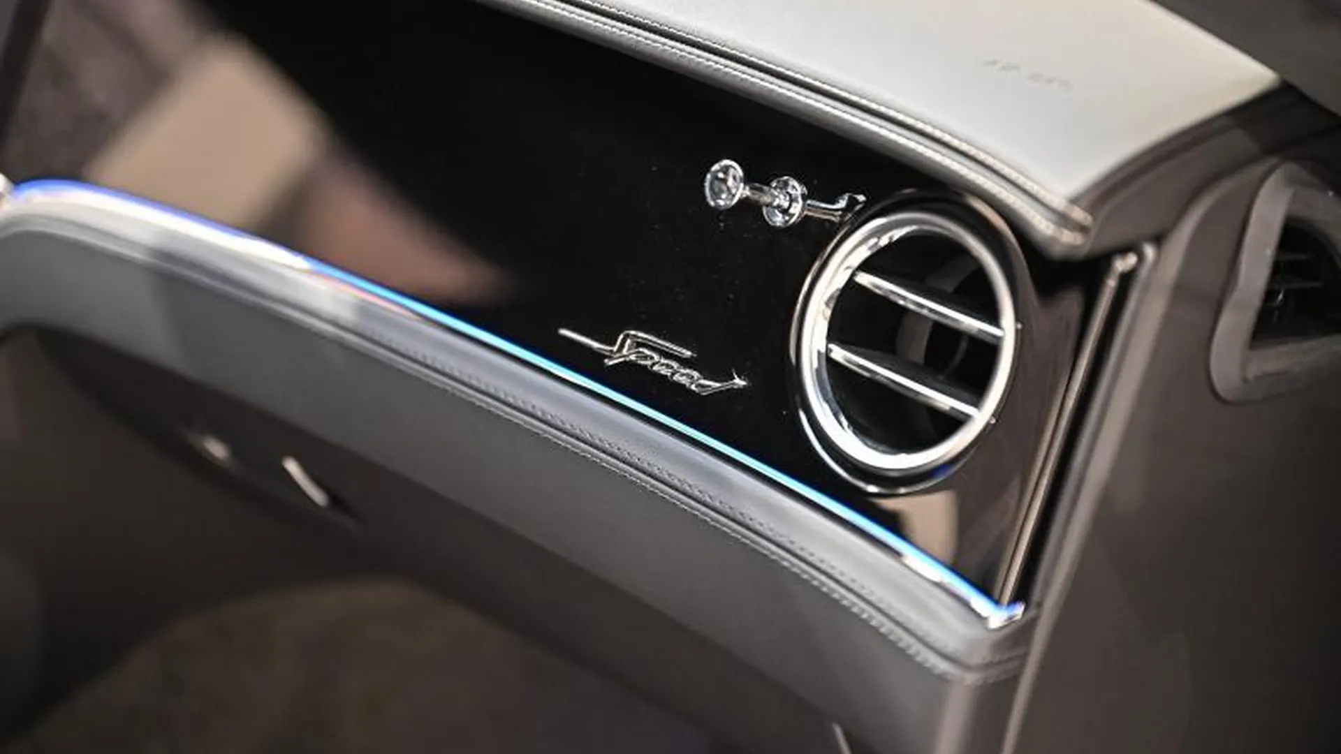 Bentley Continental GT — photo 19
