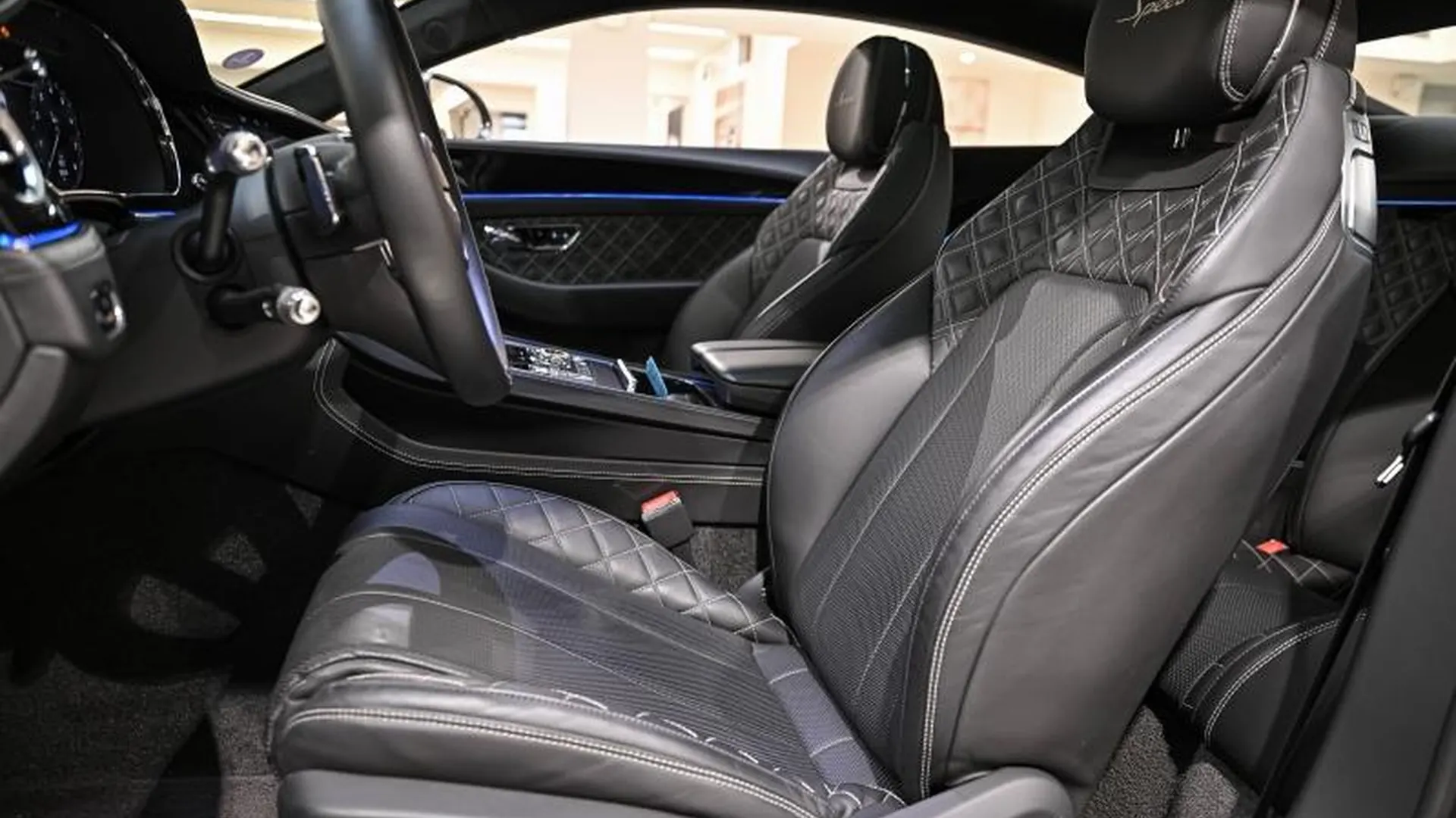 Bentley Continental GT — photo 17