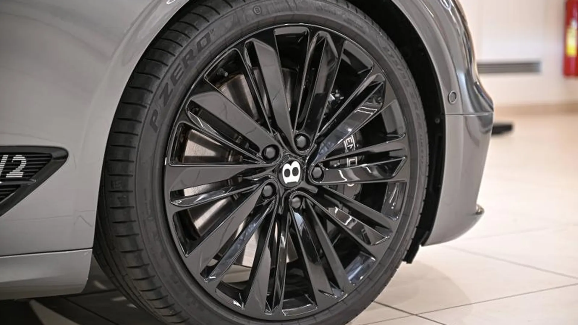 Bentley Continental GT — photo 10