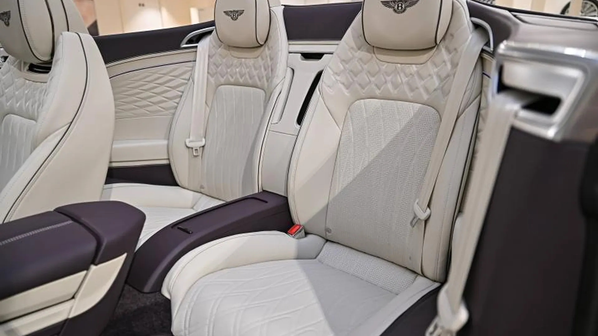Bentley Continental GTC — photo 22