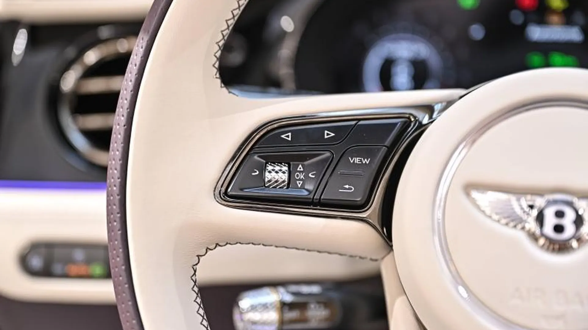 Bentley Continental GTC — photo 26