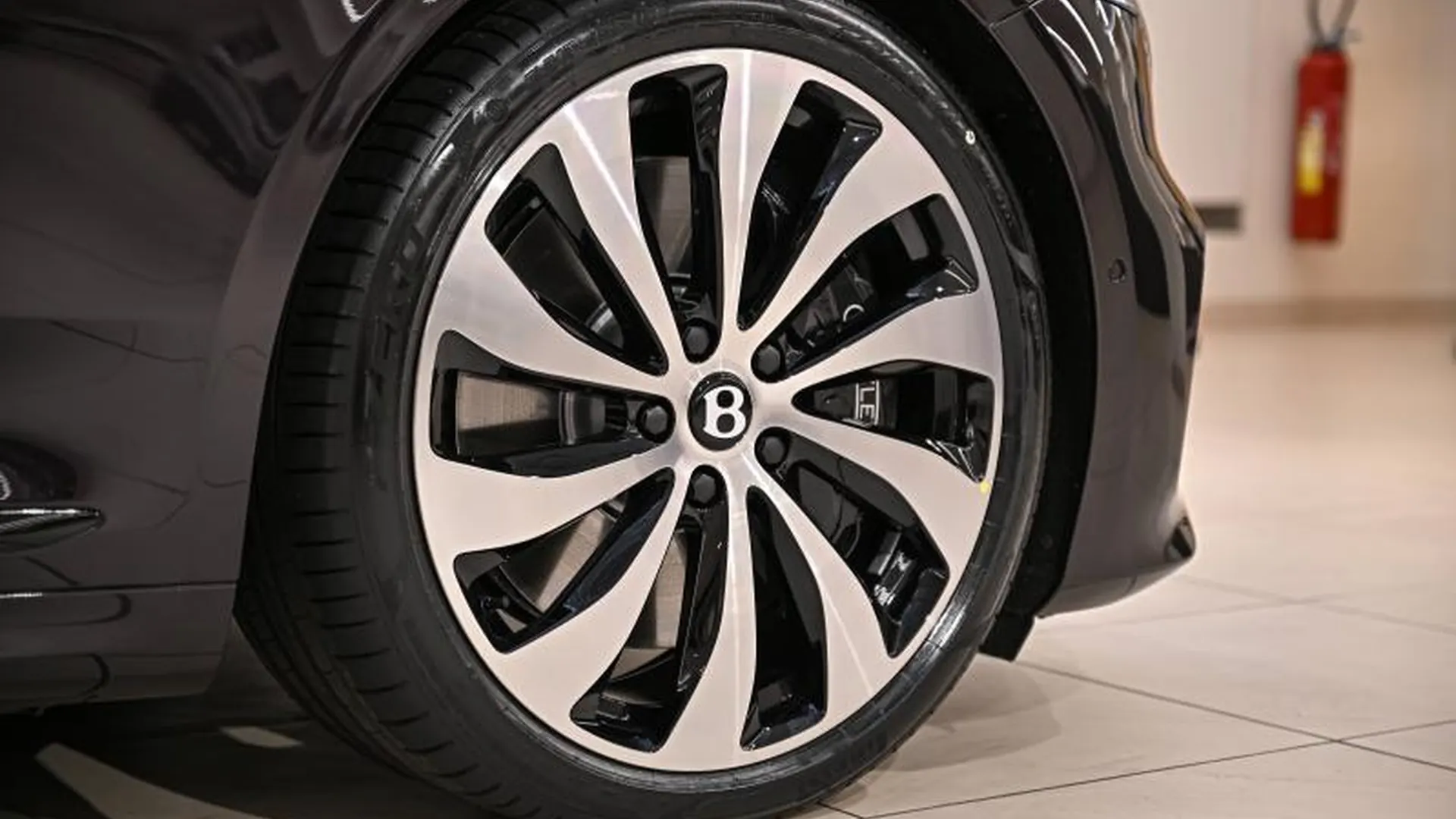 Bentley Continental GTC — photo 8