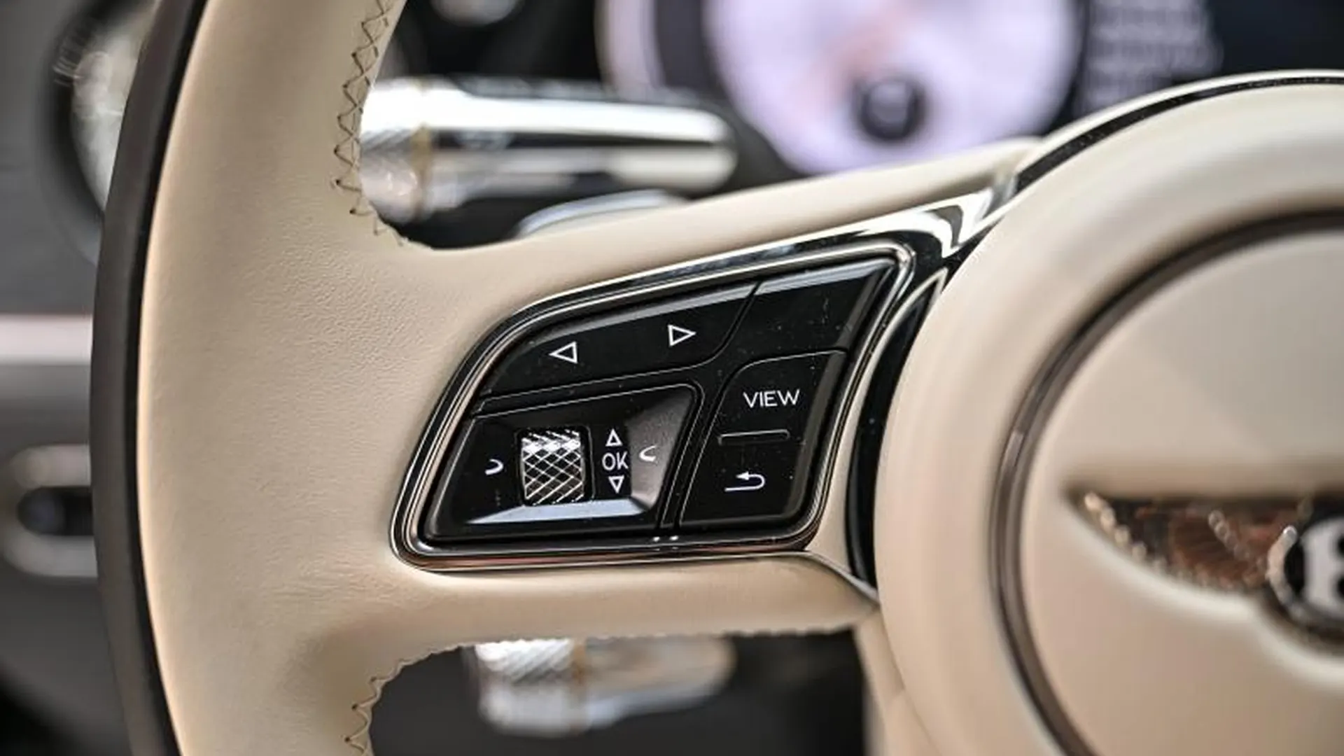 Bentley Continental GT — photo 28