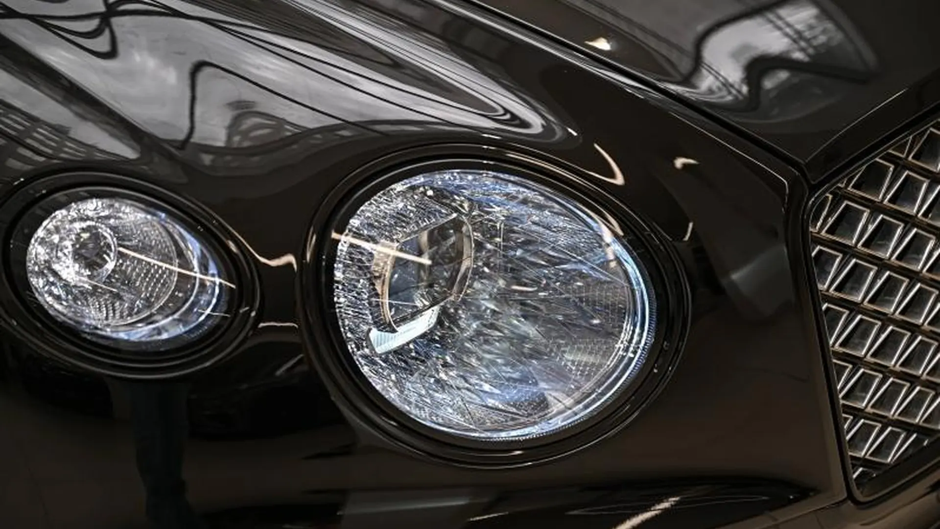 Bentley Continental GT — photo 11