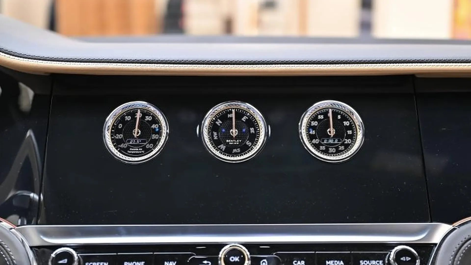Bentley Continental GT — photo 32