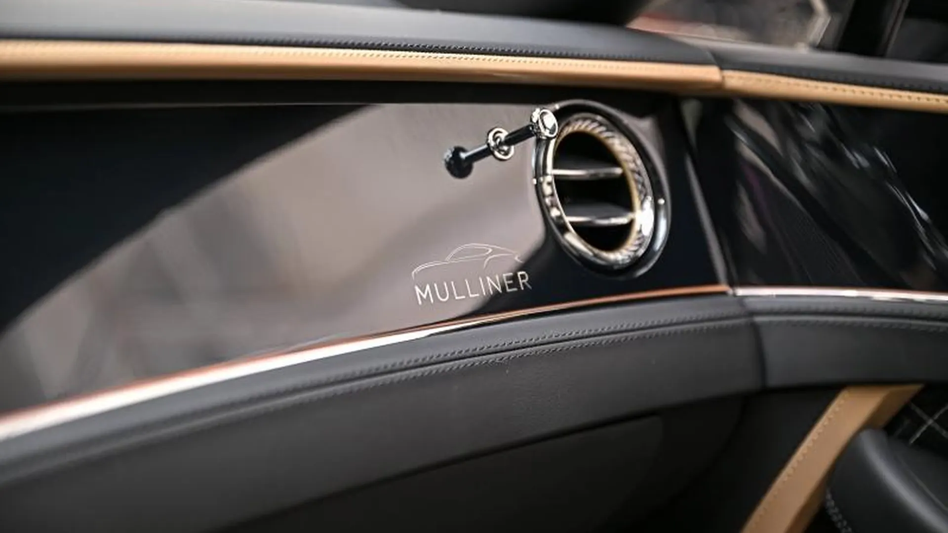 Bentley Continental GT — photo 37