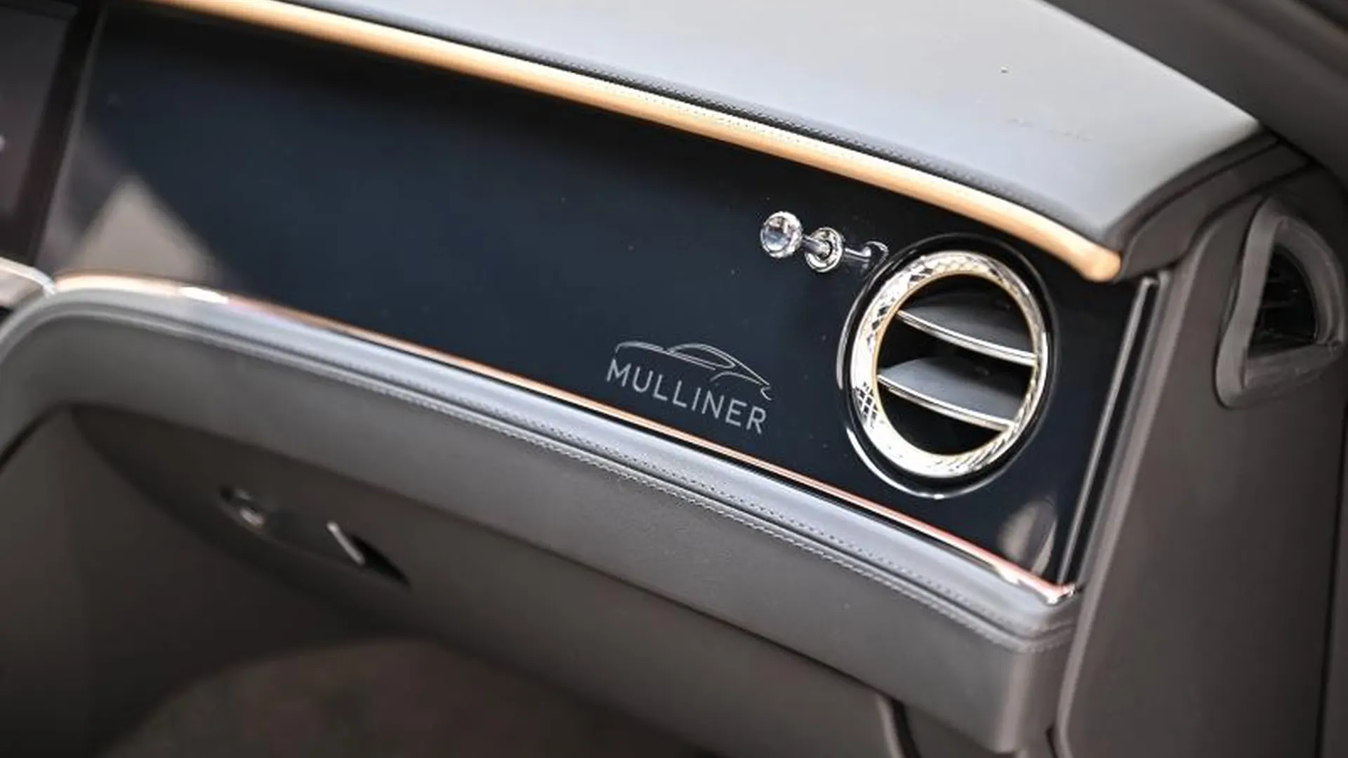 Bentley Continental GT — photo 14