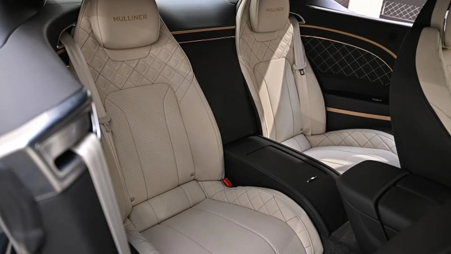 Bentley Continental GT — photo 18
