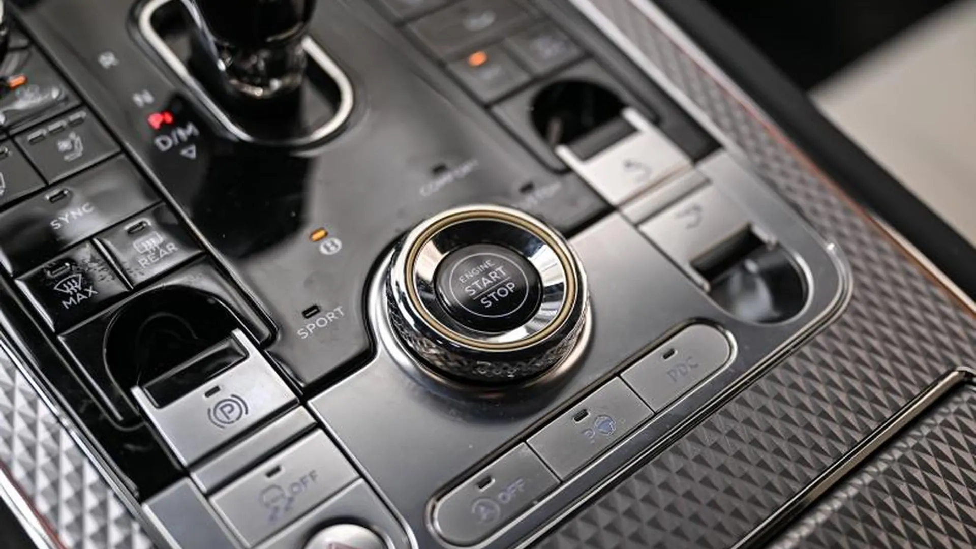 Bentley Continental GT — photo 33