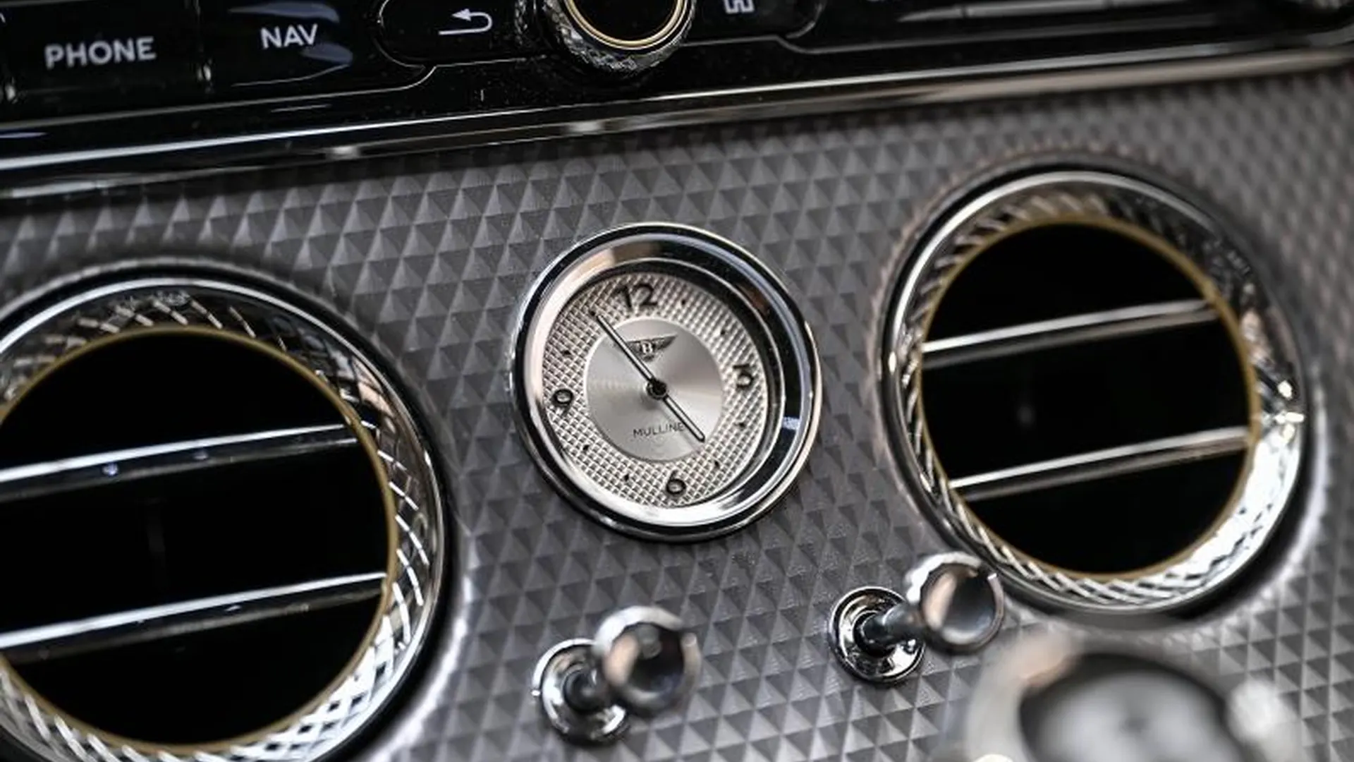 Bentley Continental GT — photo 30