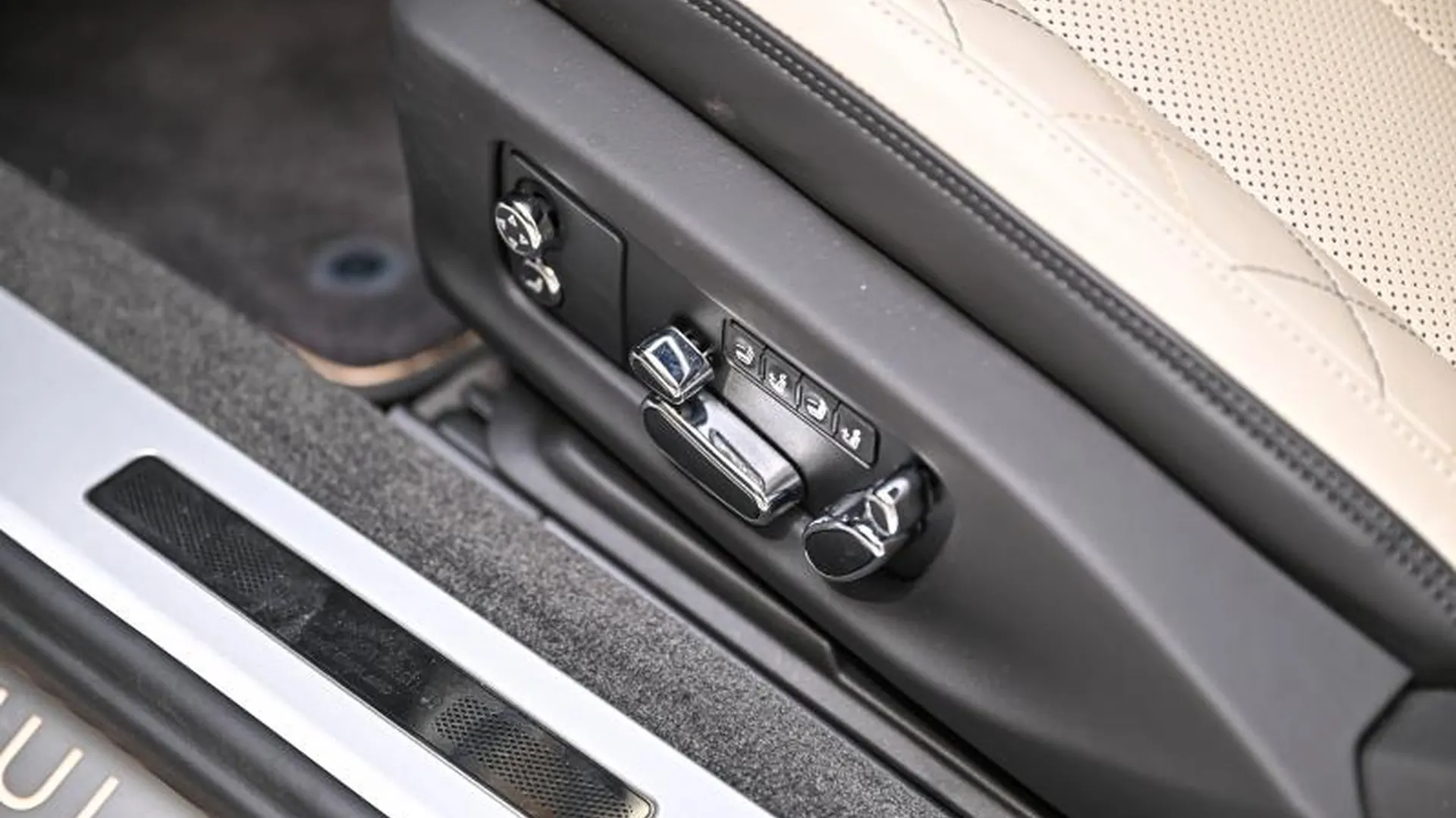 Bentley Continental GT — photo 25