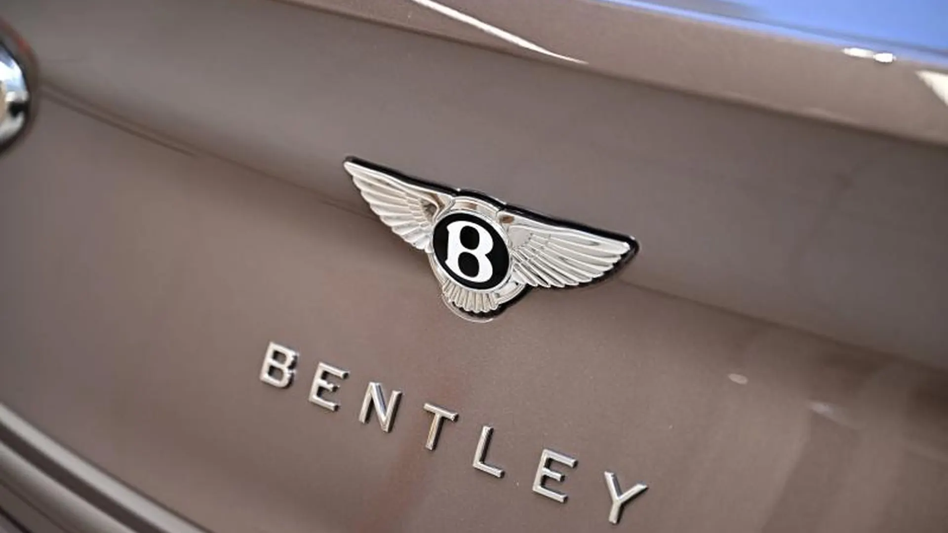 Bentley Bentayga — photo 7