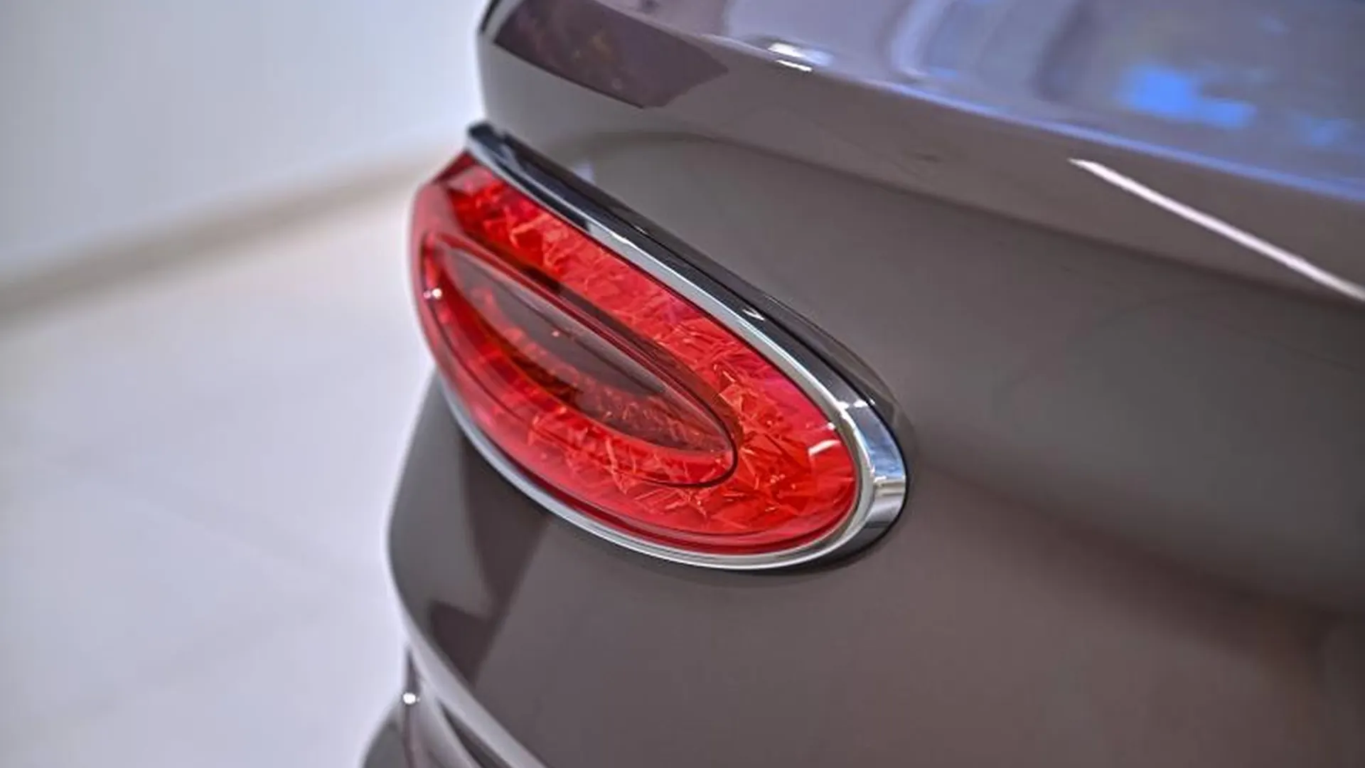 Bentley Bentayga — photo 6