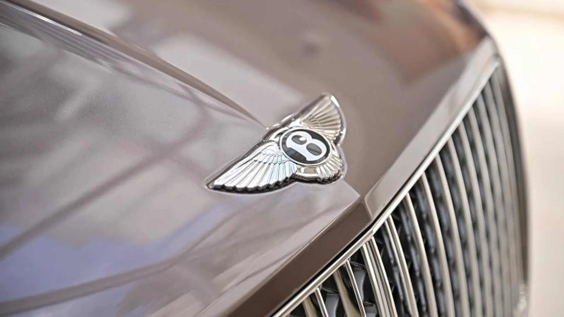 Bentley Bentayga — photo 13
