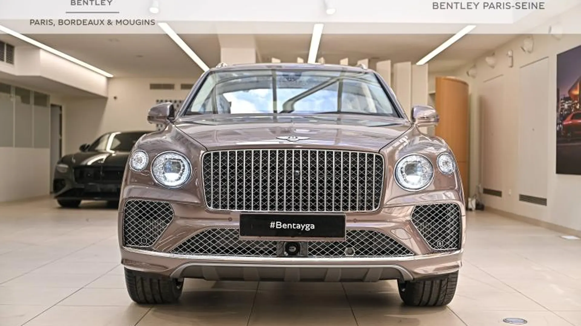 Bentley Bentayga — photo 2
