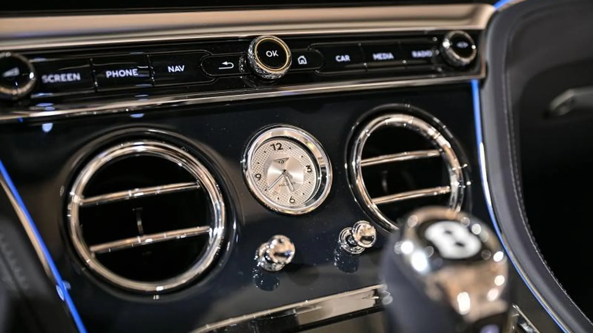 Bentley Continental GTC — photo 35