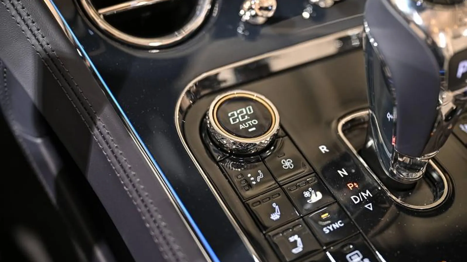 Bentley Continental GTC — photo 44