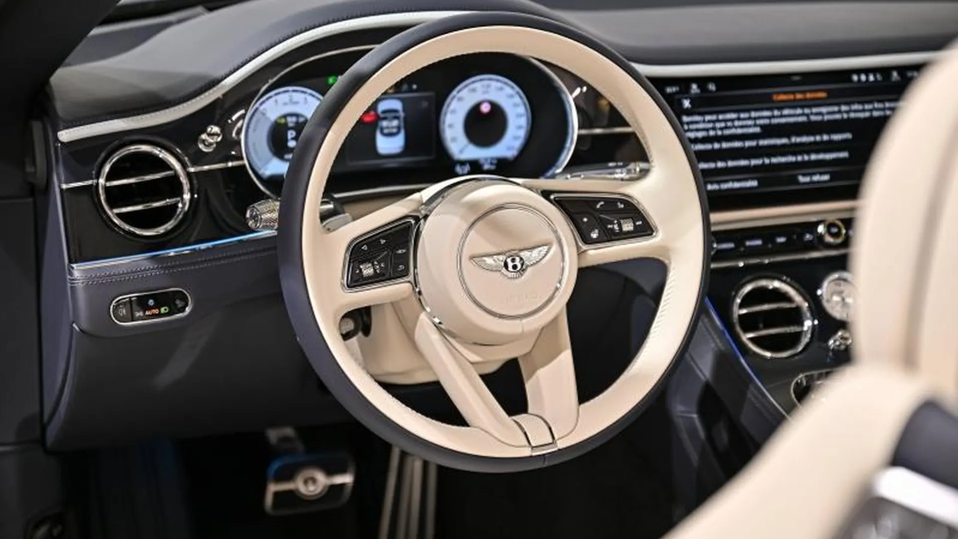 Bentley Continental GTC — photo 32