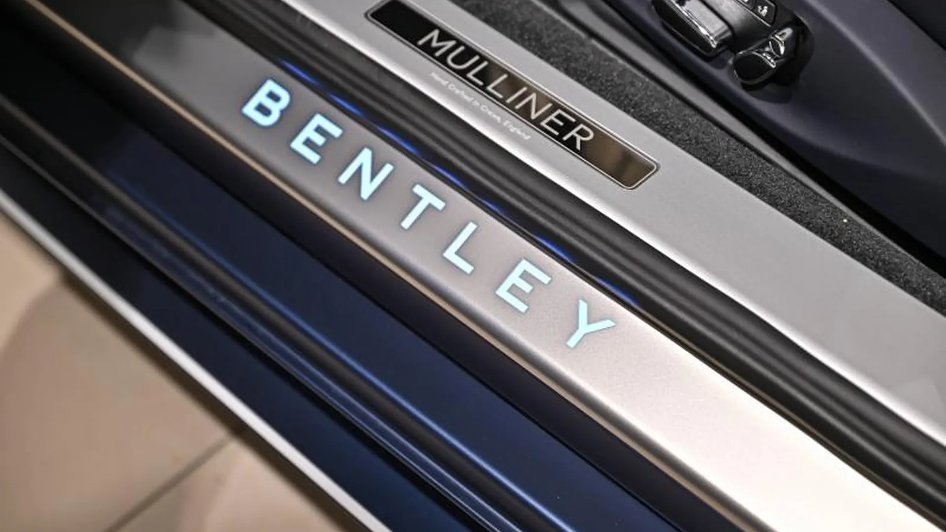 Bentley Continental GTC — photo 29