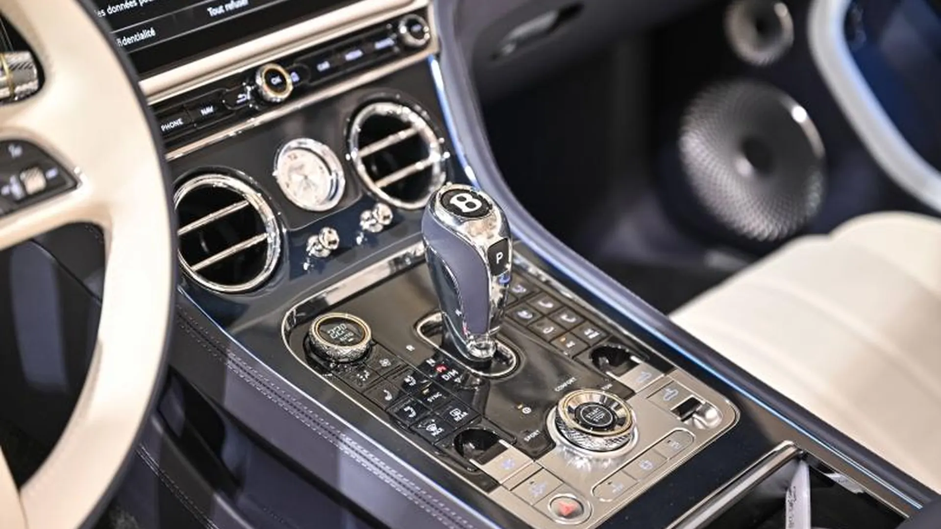 Bentley Continental GTC — photo 33
