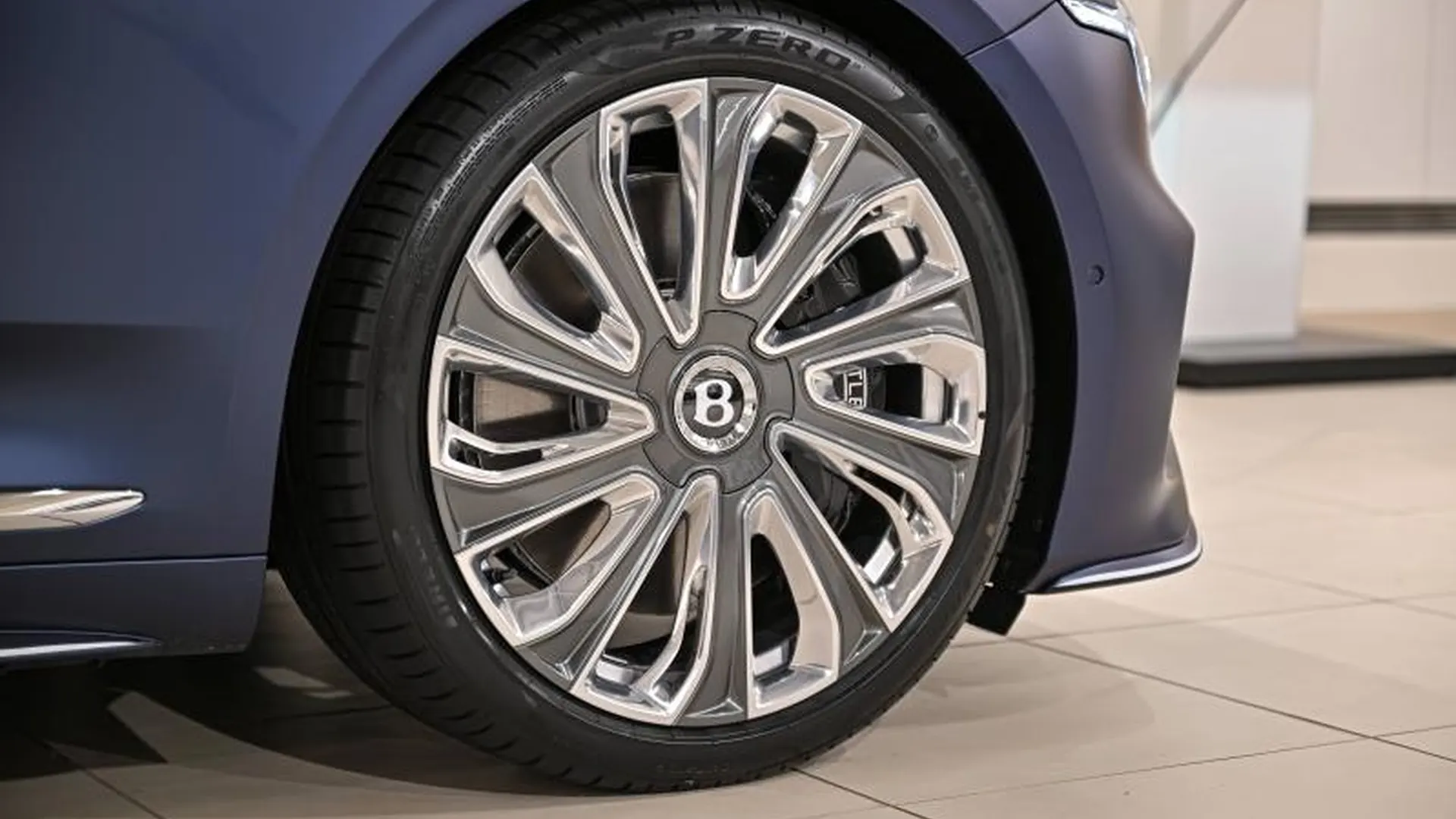Bentley Continental GTC — photo 17