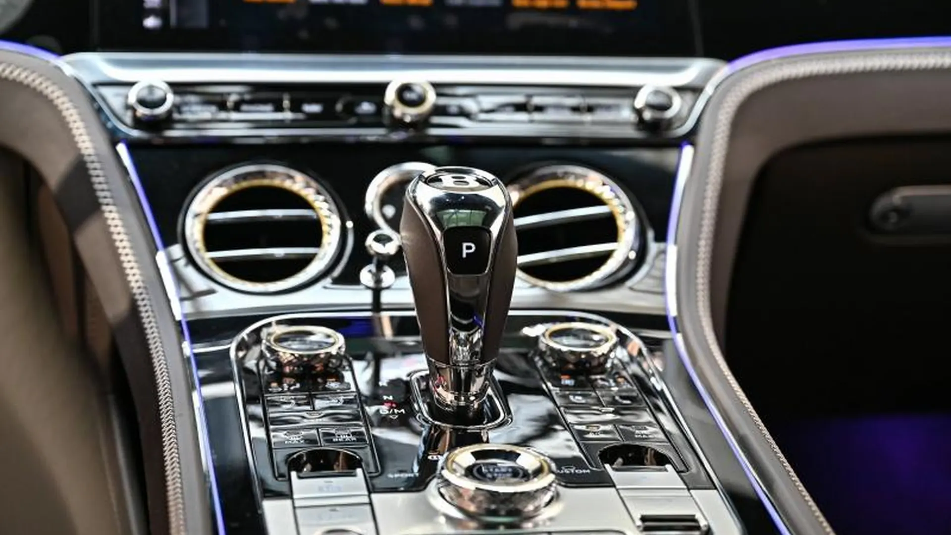 Bentley Continental GT — photo 27