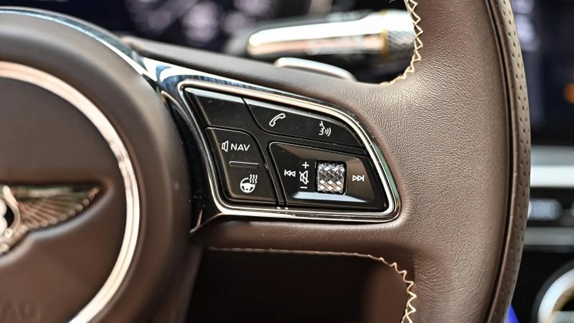 Bentley Continental GT — photo 32