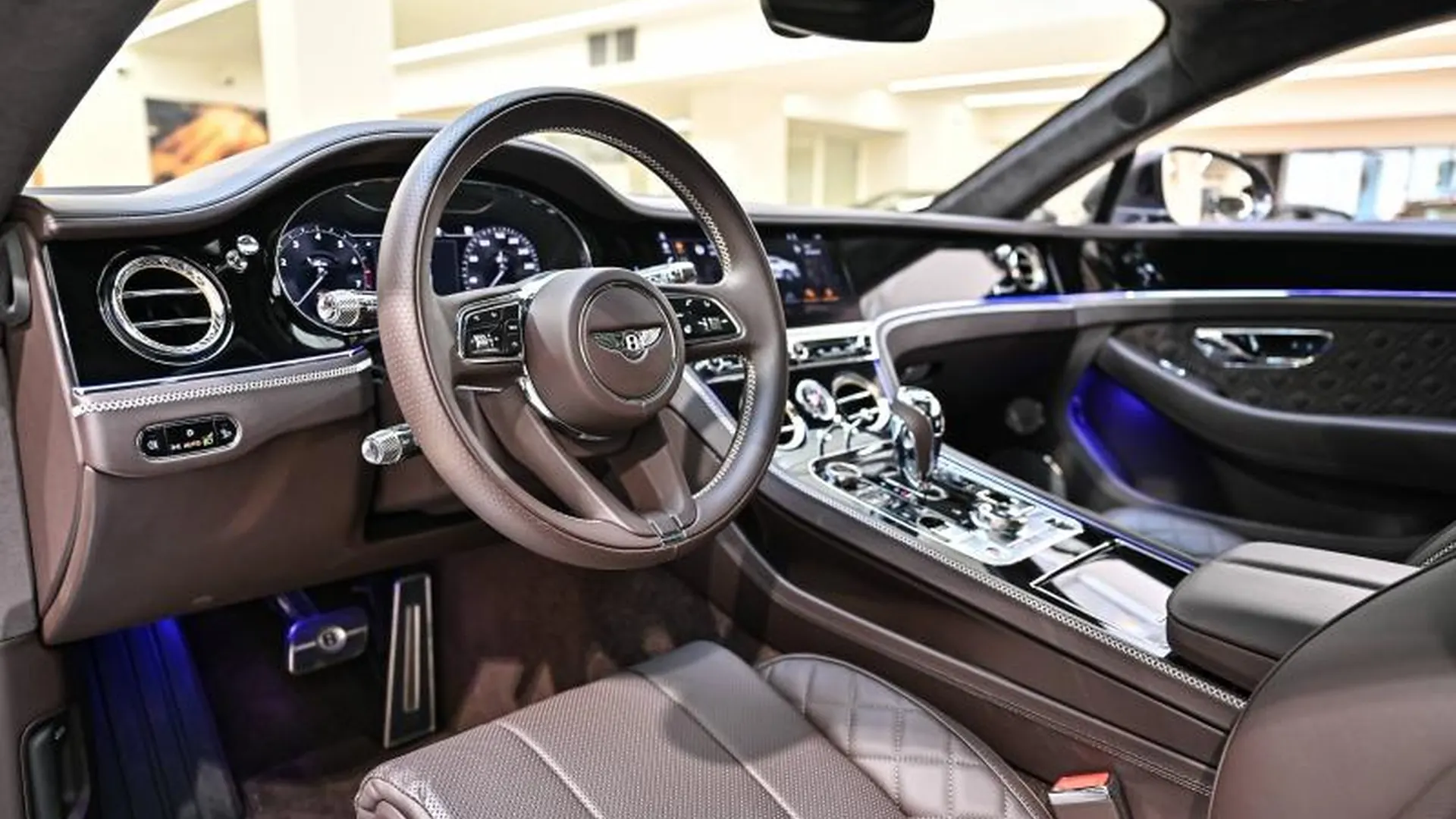 Bentley Continental GT — photo 22
