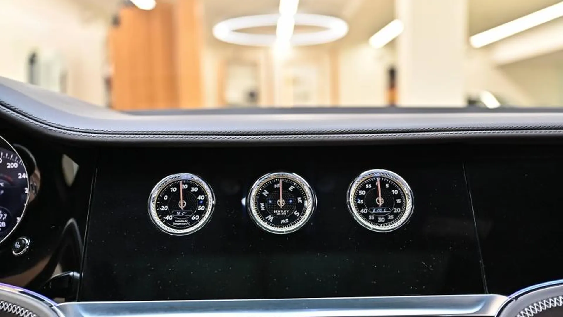 Bentley Continental GT — photo 34