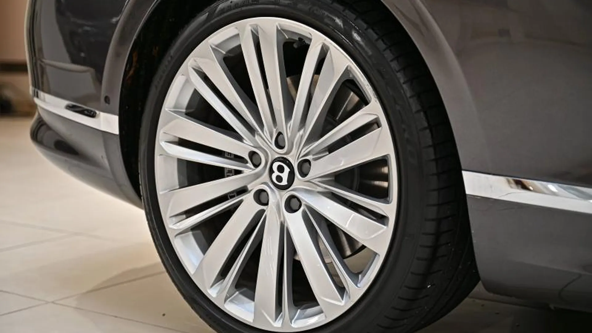 Bentley Continental GT — photo 11