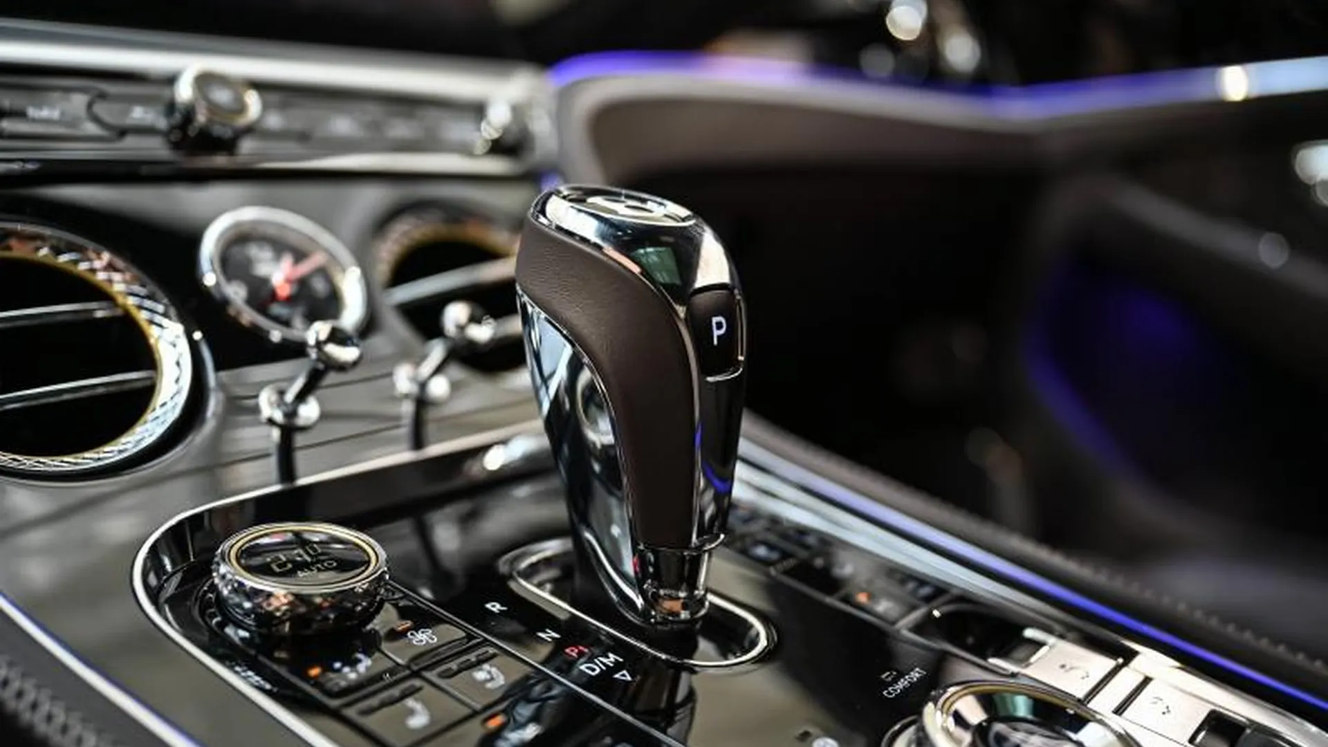 Bentley Continental GT — photo 39