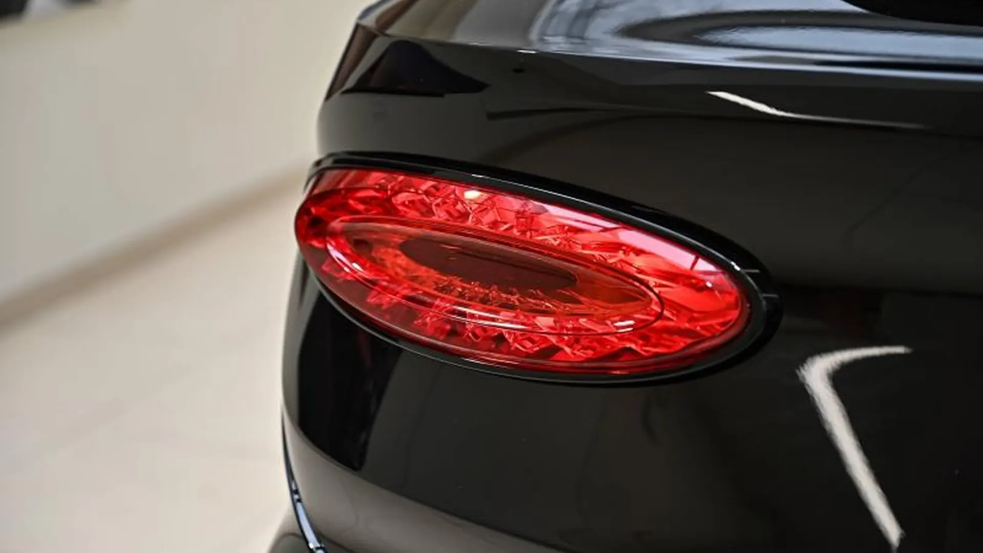 Bentley Bentayga — photo 6