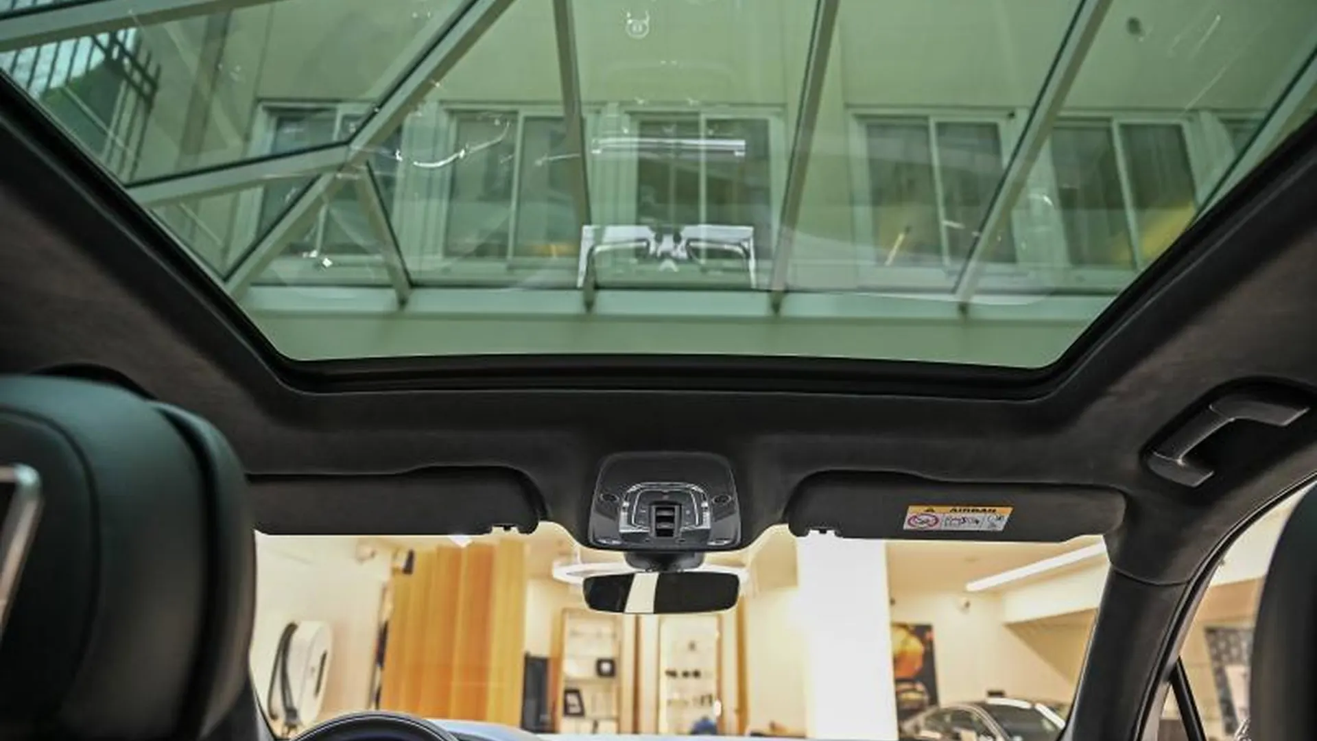 Bentley Bentayga — photo 26