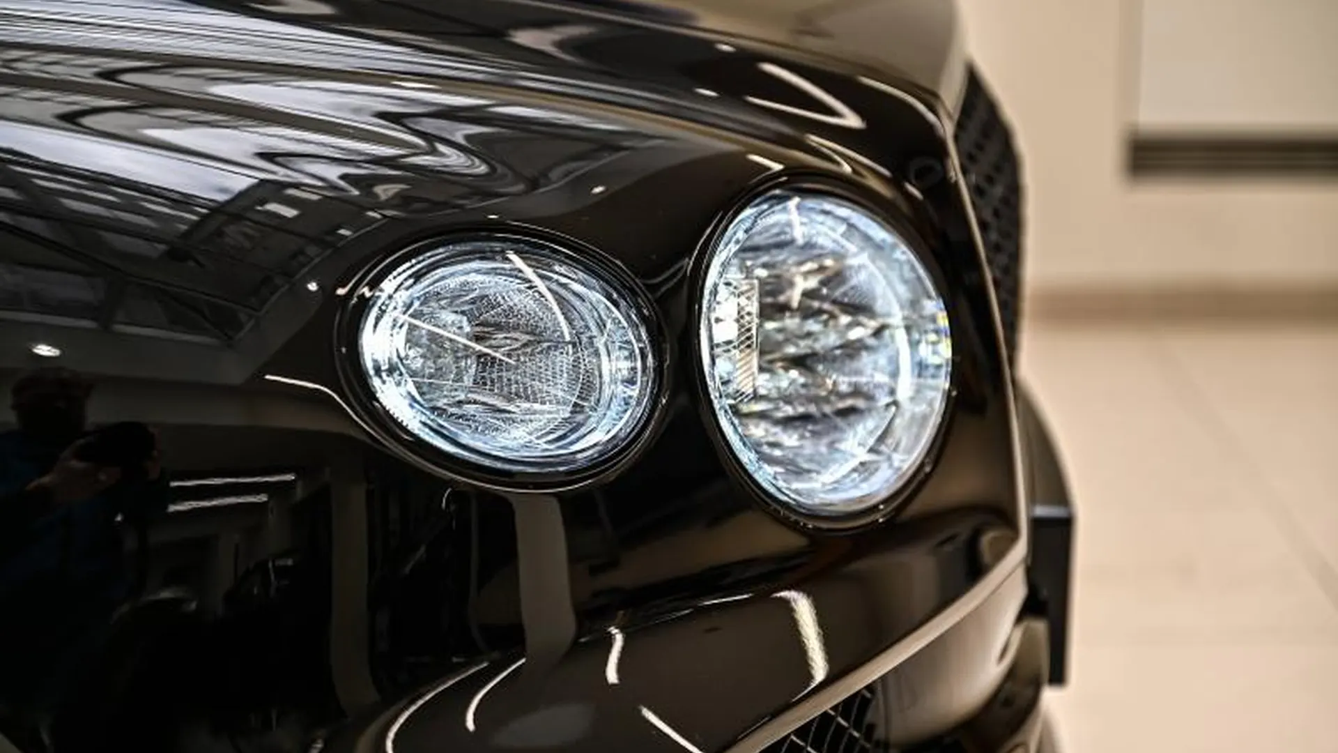 Bentley Bentayga — photo 14