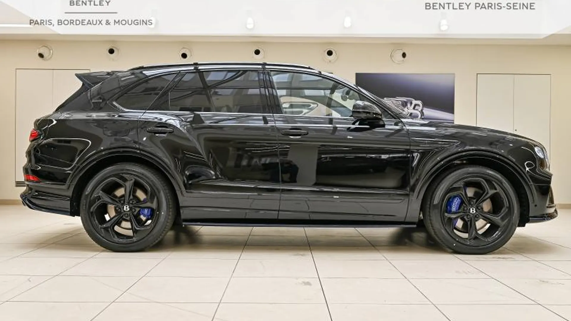 Bentley Bentayga — photo 2