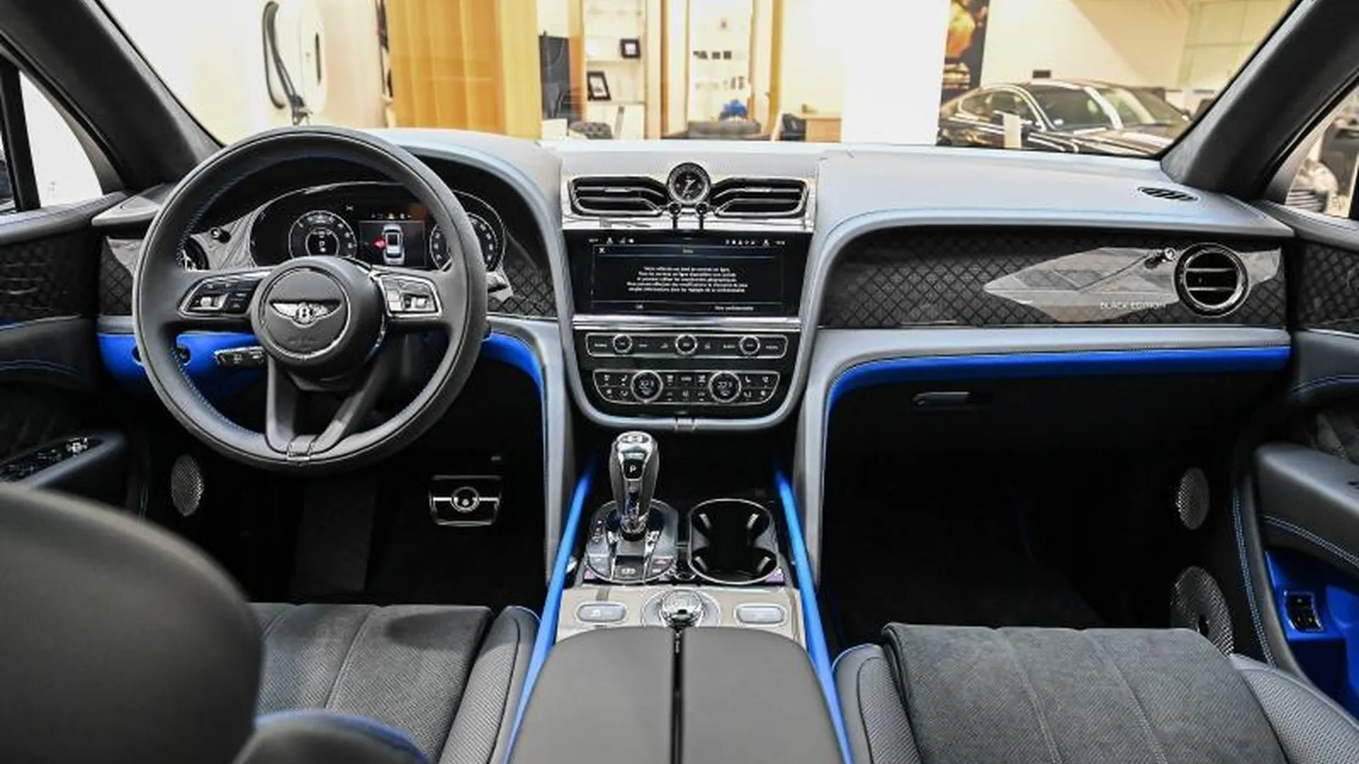 Bentley Bentayga — photo 20