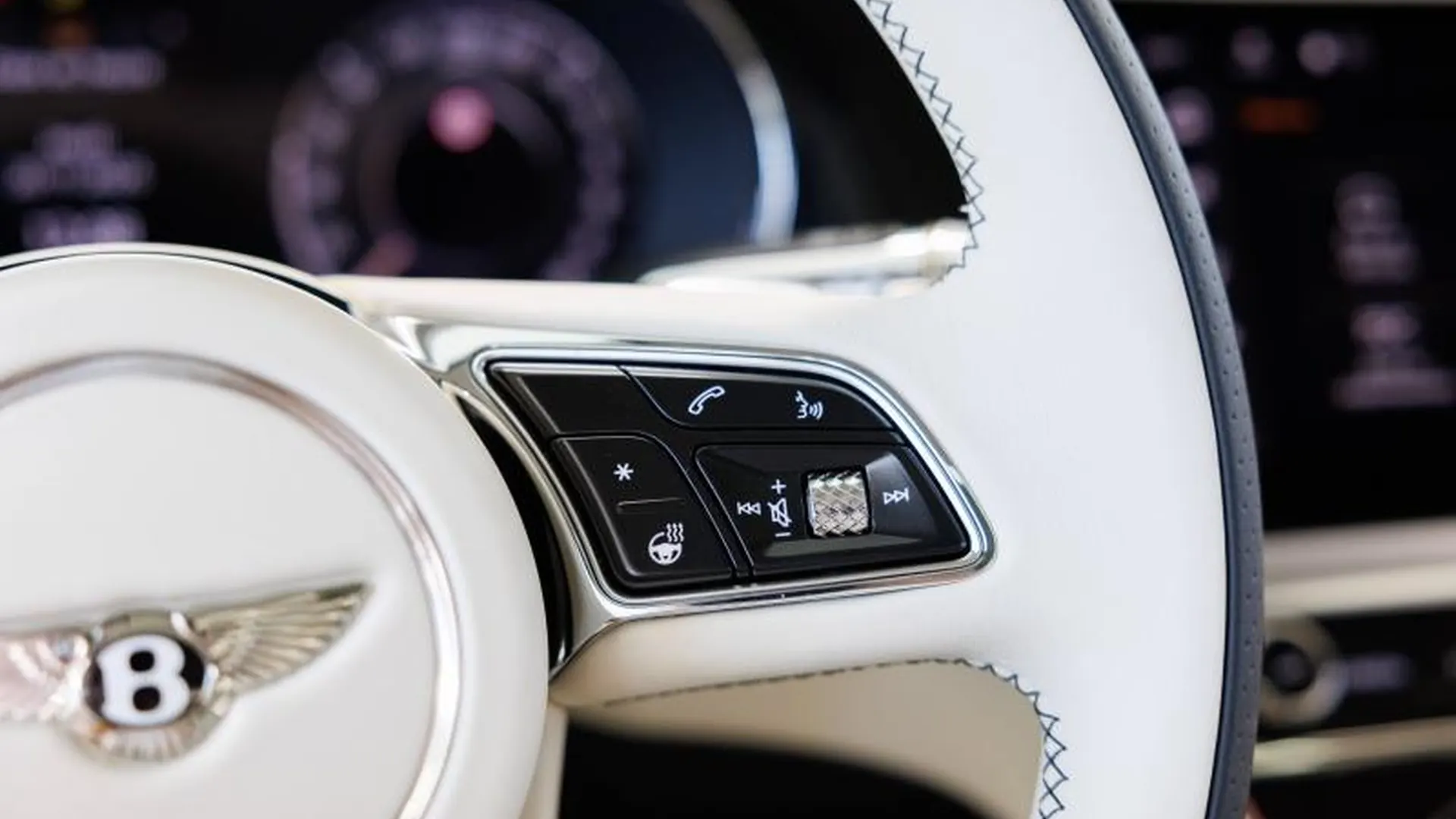 Bentley Continental GT — photo 30