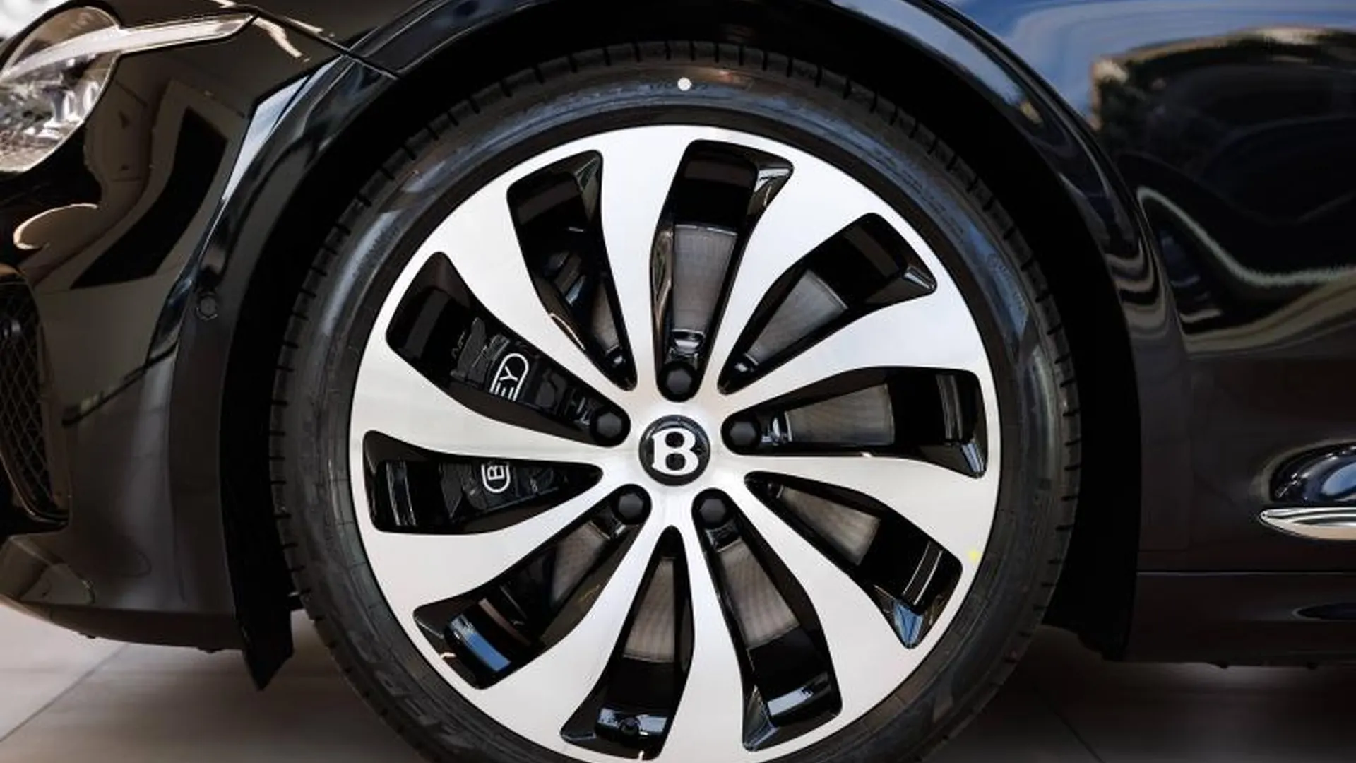 Bentley Continental GT — photo 12