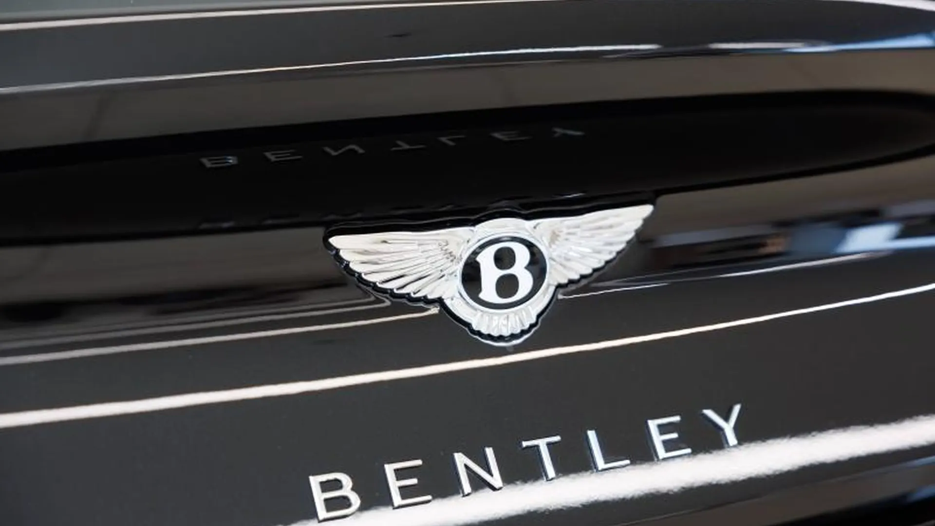 Bentley Continental GT — photo 19