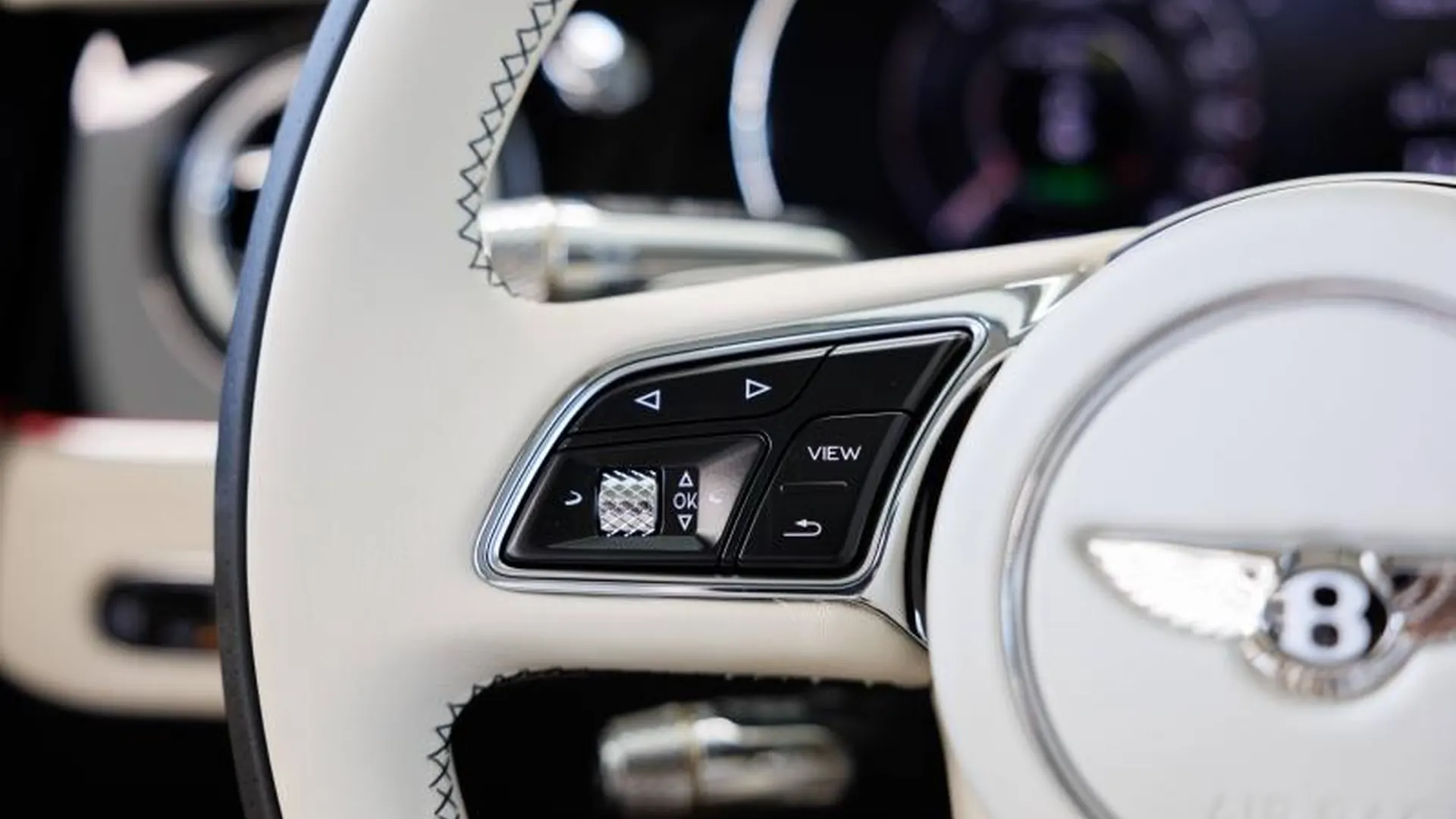 Bentley Continental GT — photo 29