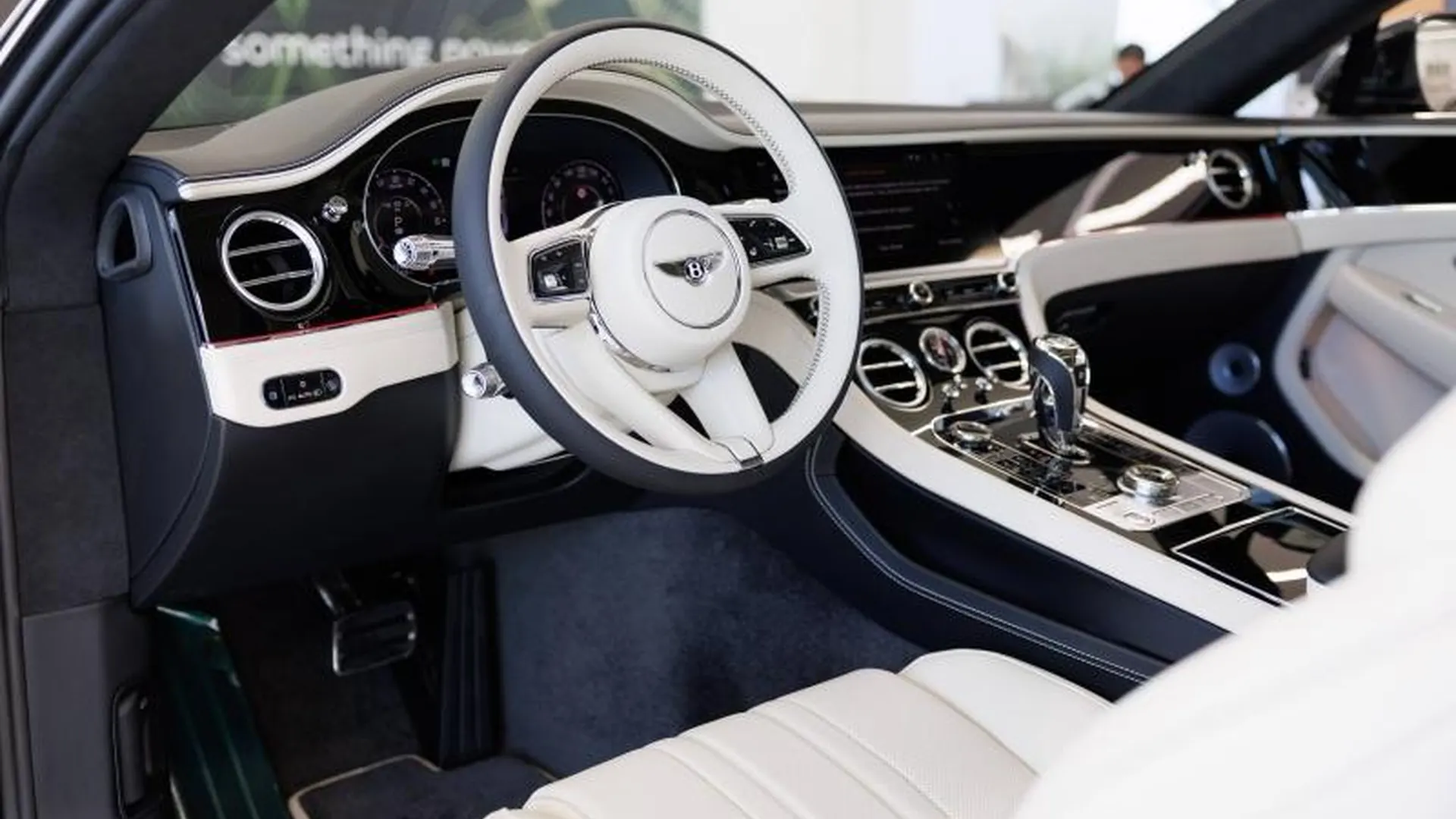 Bentley Continental GT — photo 14