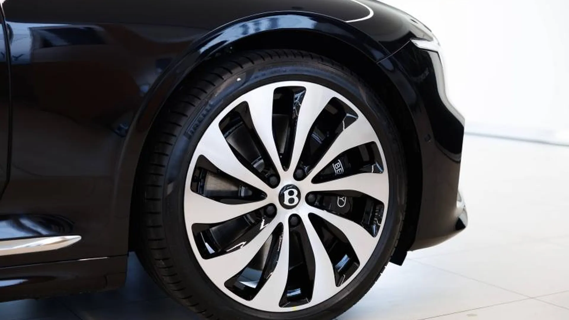 Bentley Continental GT — photo 8
