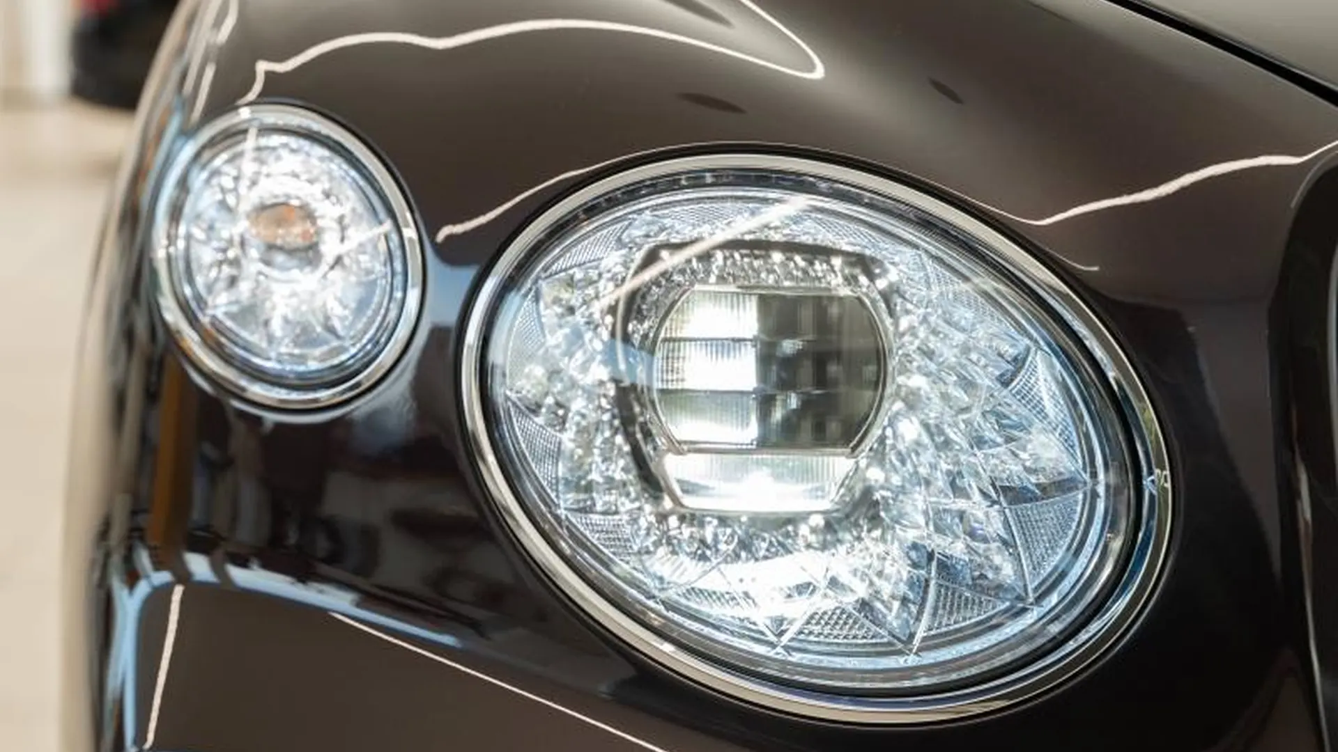 Bentley Bentayga — photo 6