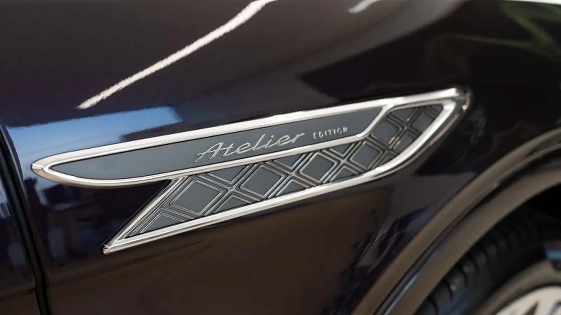 Bentley Bentayga — photo 17