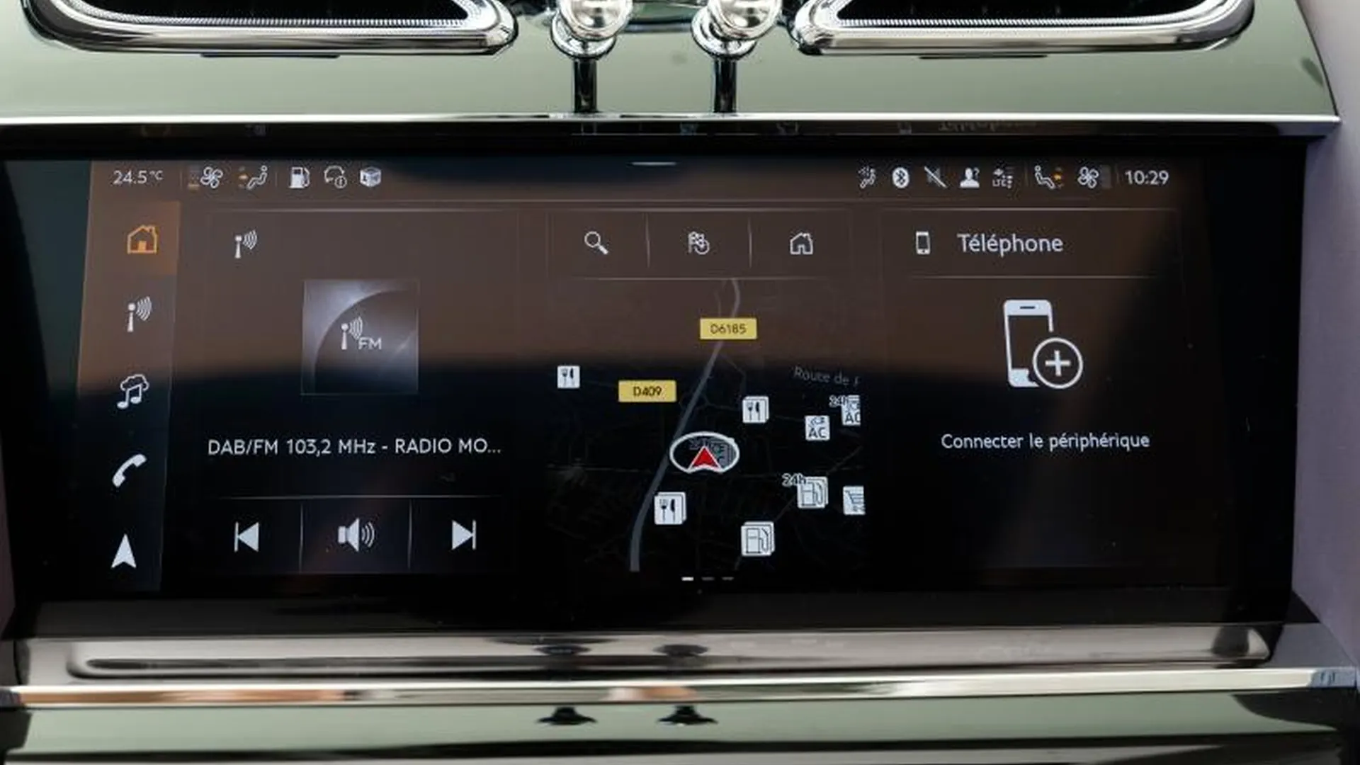Bentley Bentayga — photo 31