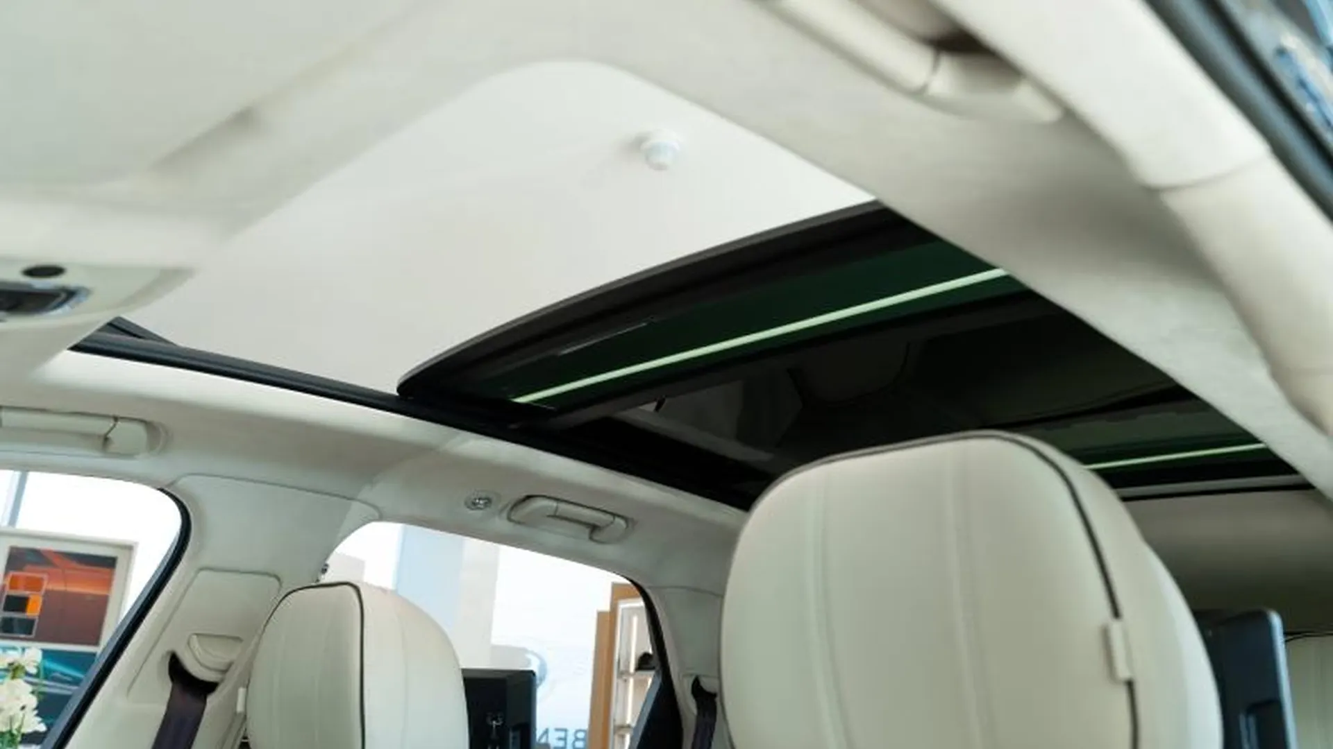 Bentley Bentayga — photo 34